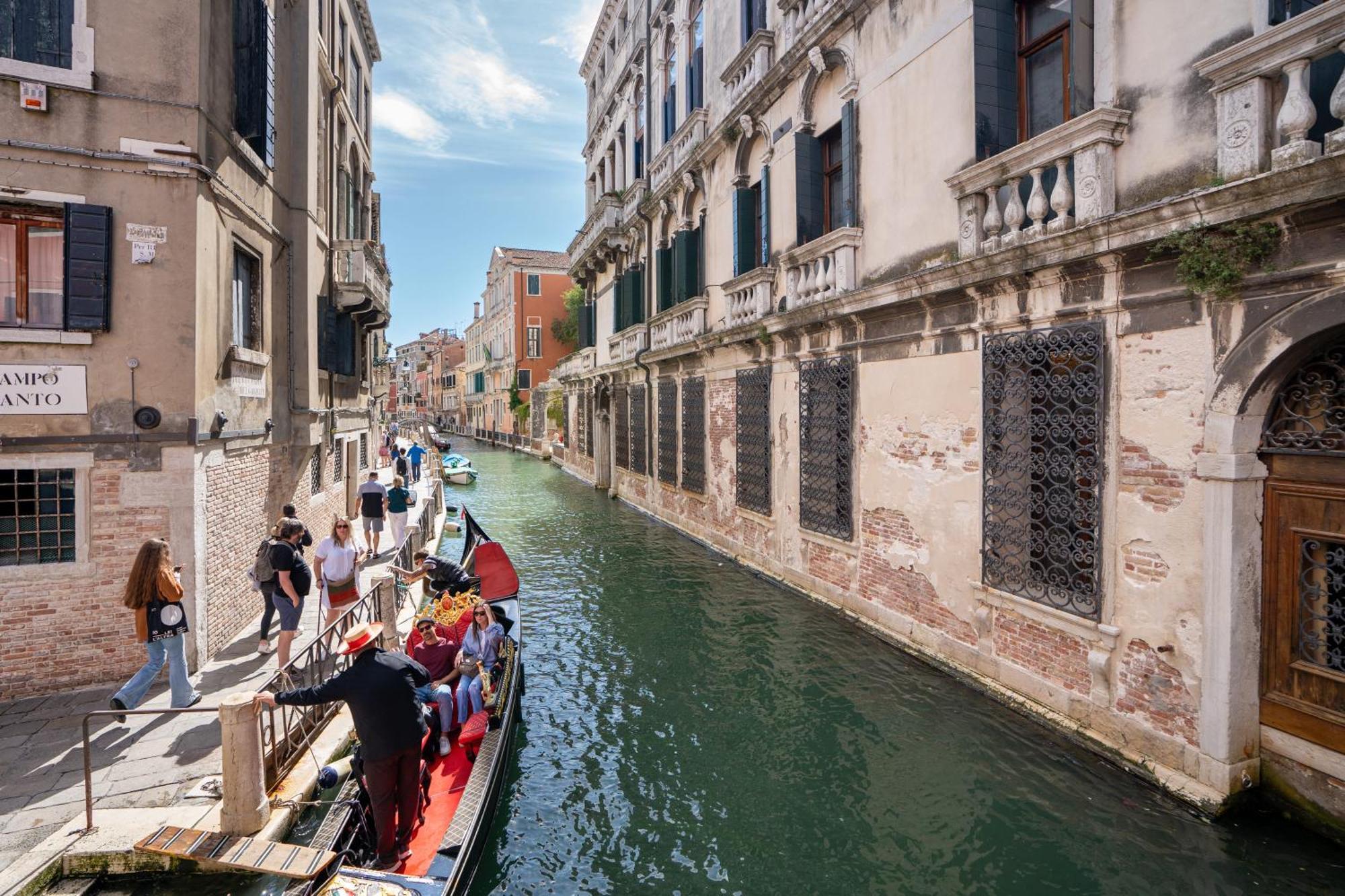 Atmosfere Autentiche Nel Cuore Di Venezia Apartment Exterior photo