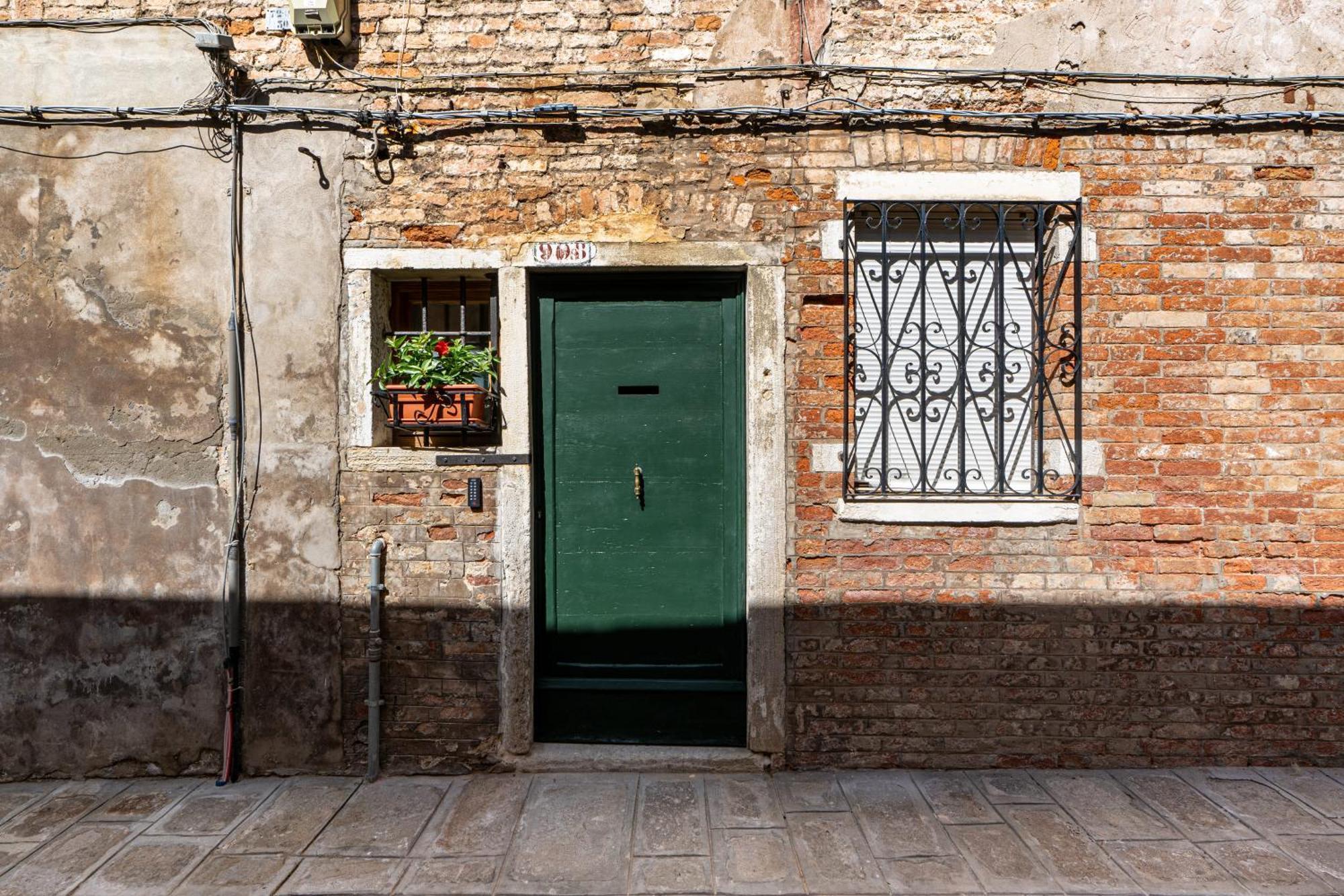 Atmosfere Autentiche Nel Cuore Di Venezia Apartment Exterior photo